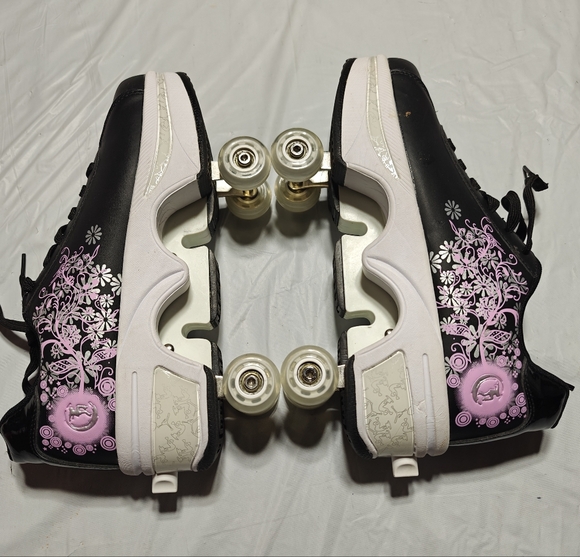 Double-Row Deform Wheel Automatic Walking Shoes Invisible Roller Skate Size 9.5 - Picture 2 of 9